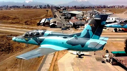 Bolivia en proceso de análisis para derribar aviones ilegales: FAB cuenta con aviones K8 chinos