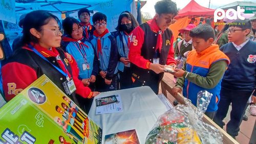 Estudiantes reflexionan sobre valores familiares en feria promovida por la alcaldía de El Alto