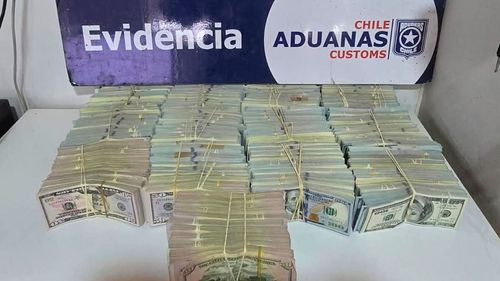 Aduana chilena incauta $us 1,2 millones ocultos en un bus boliviano