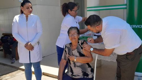 Luego de 2 meses, SEDES reinicia la vacunación contra el Covid en 64 centros de salud