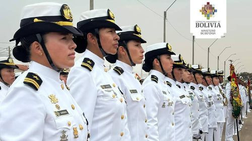 Las fuerzas armadas de Bolivia celebran 199 años de su creación con gran parada militar en Trinidad