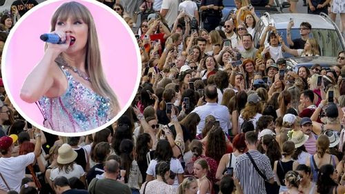 Fans de Taylor Swift se reúnen en las calles de Viena pese a amenaza de ataque terrorista