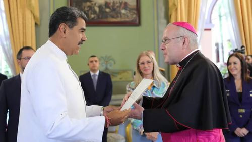 Nicolás Maduro recibió las cartas credenciales del nuevo nuncio apostólico del Vaticano