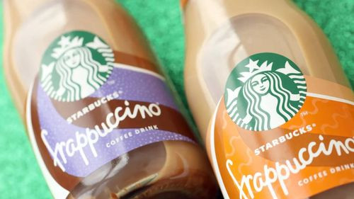 Starbucks compara la calidez de un abrazo con un Frappuccino