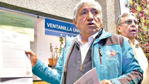 Iván Arias sale de la Fiscalía tras declarar y descartan su aprehensión por el caso Bajo Llojeta