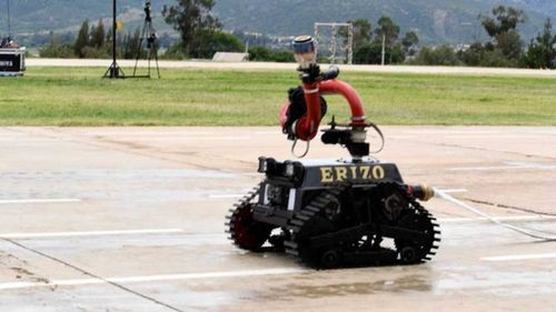 Erizo, el primer Robot bombero, hecho por la Armada Boliviana para luchar contra los incendios forestales