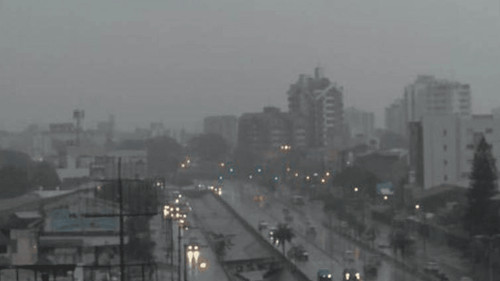 Frente frío en Bolivia  trae lluvia que ayuda a controlar incendios  en Santa Cruz