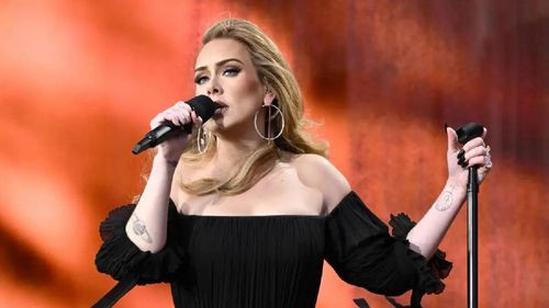 Adele revela pérdida de audición tras grave infección bacteriana