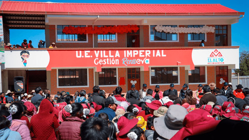 Inauguran nuevas aulas del Colegio Villa Imperial en El Alto