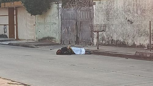  Hombre es apuñalado y fallece tras discusión con una mujer en el barrio Guaracal