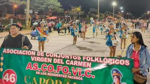 Unos 200 bailarines se sumaron a la emocionante antesala del desfile folclórico de los habitantes de La Paz