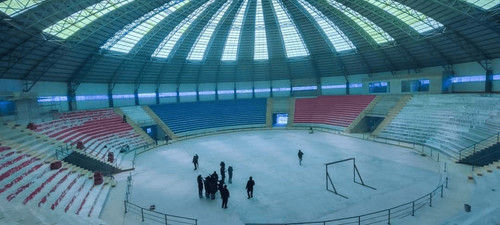 Autoridades de la UPEA inspeccionan avance del coliseo deportivo