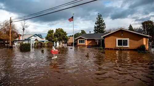 Urbanización y cambio climático: Peligro de inundaciones graves debido a patrones actuales de asentamiento