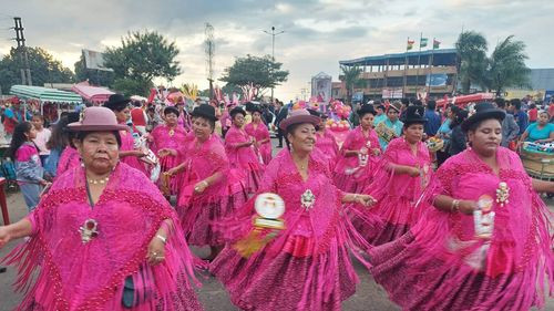 Celebraciones de los paceños en Santa Cruz en honor a su efeméride