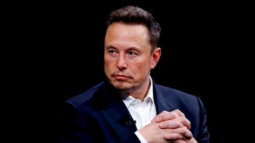 Elon Musk refuerza su control en Tesla ante posible remoción