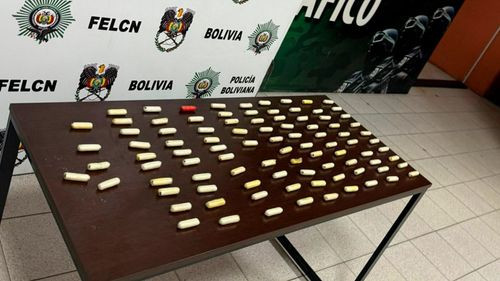 Mujer muere al reventarse cápsula de droga en su estómago; hermano es detenido por tráfico de sustancias controladas